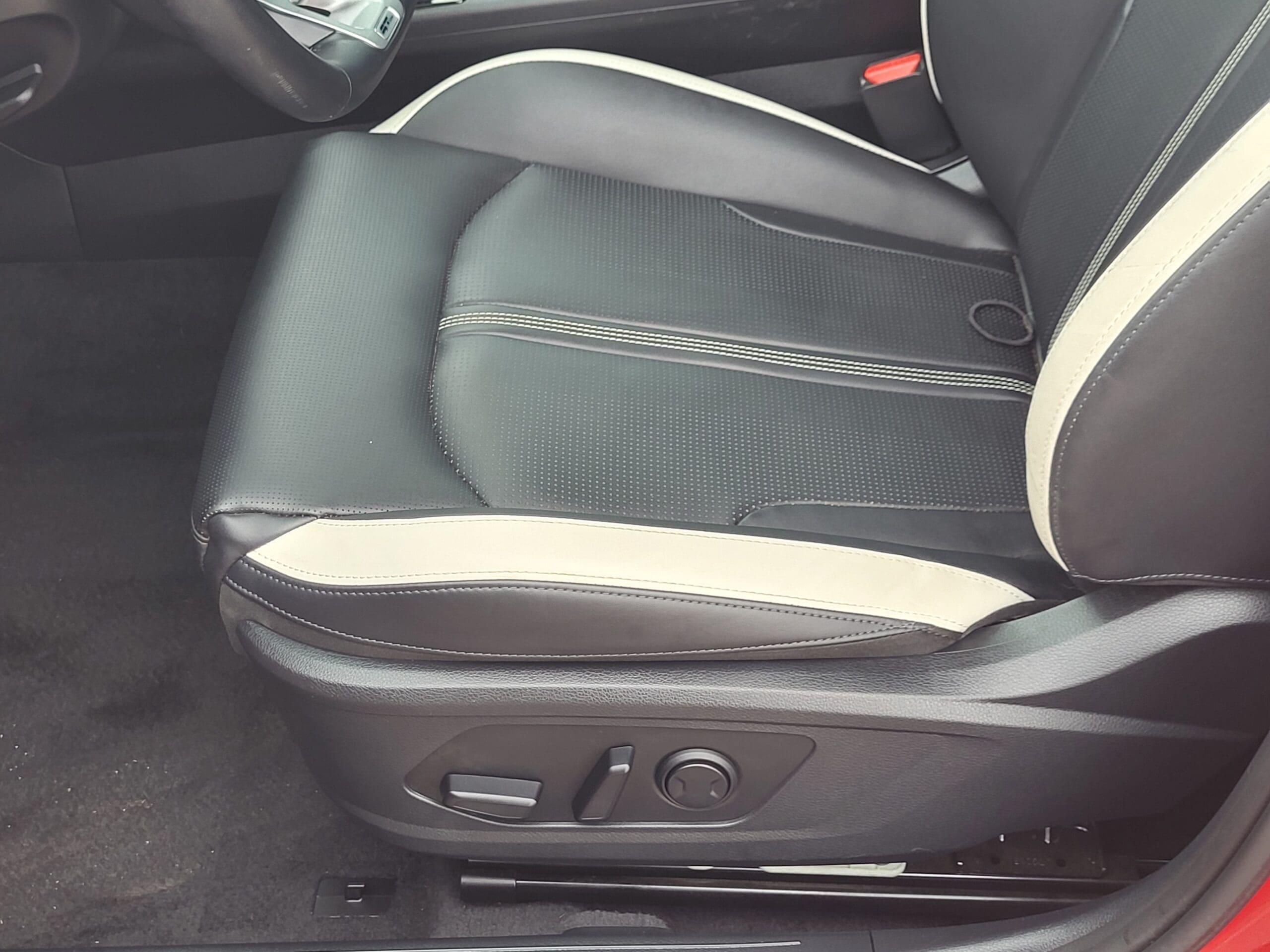 2025 Kia K5 - Image 22