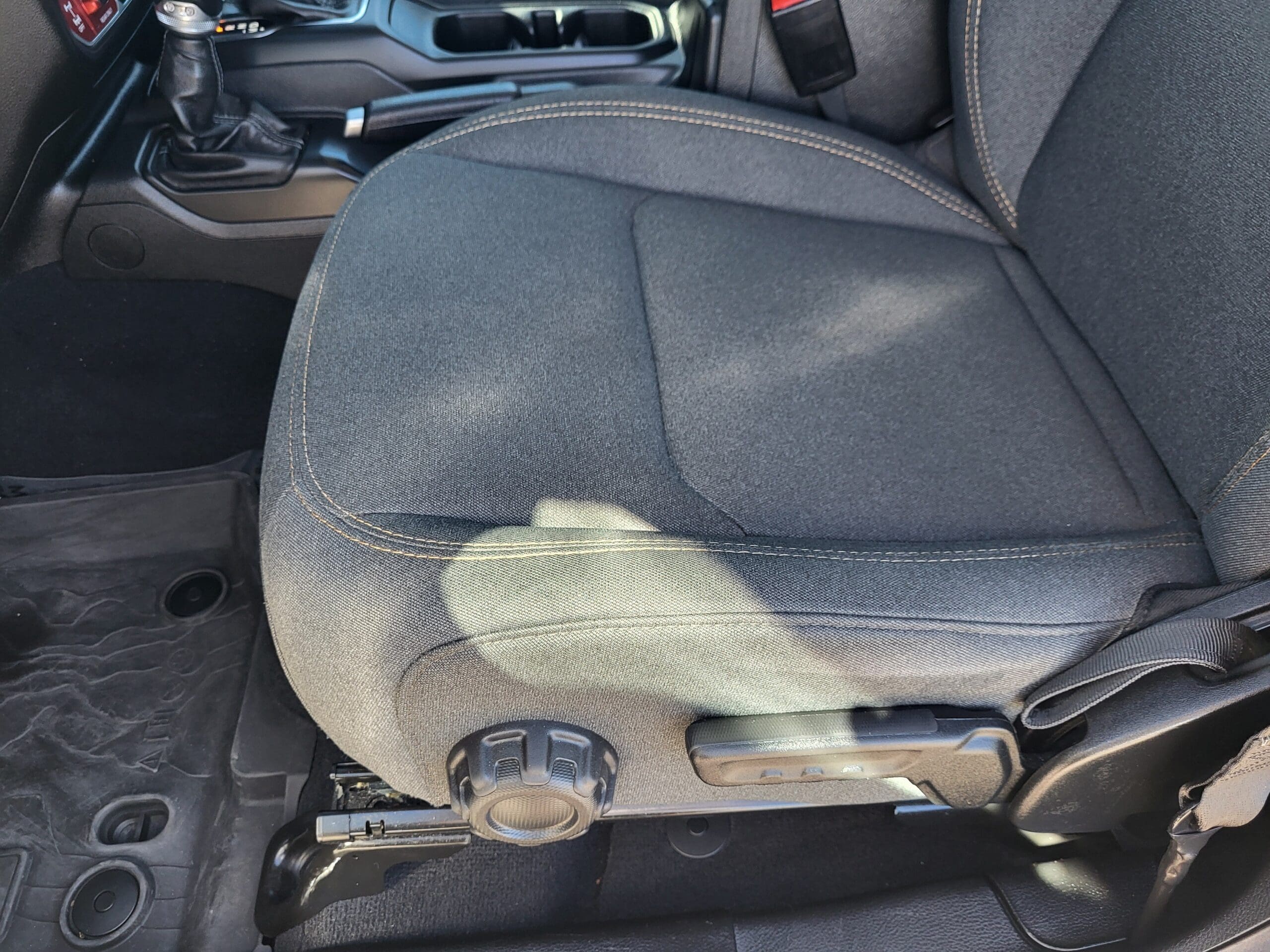 2025 Jeep Wrangler - Image 21