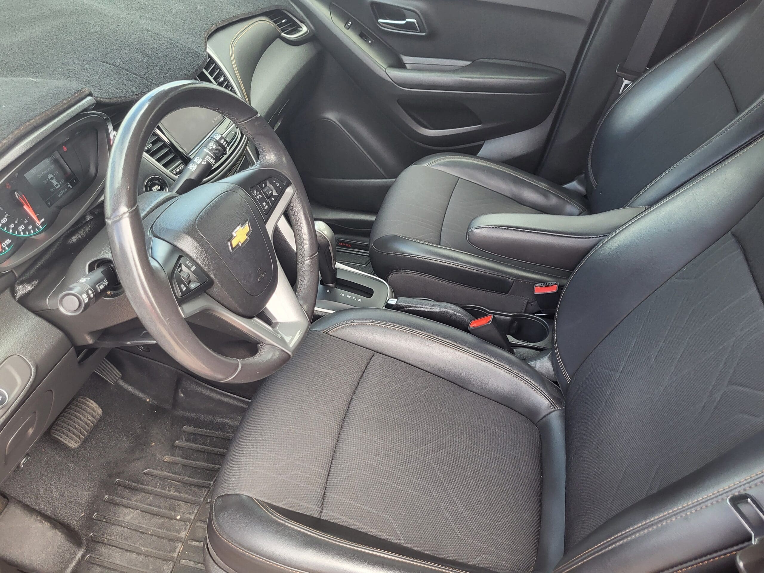 2022 Chevrolet Trax - Image 11