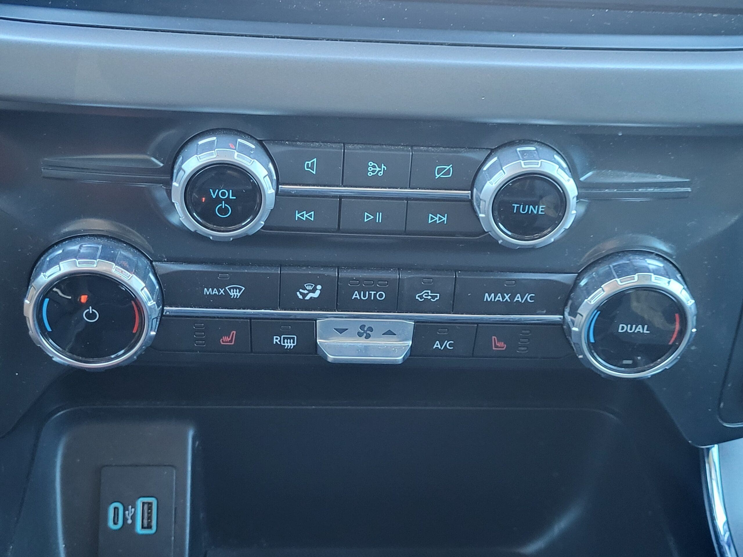 2024 Ford F-150 - Image 17