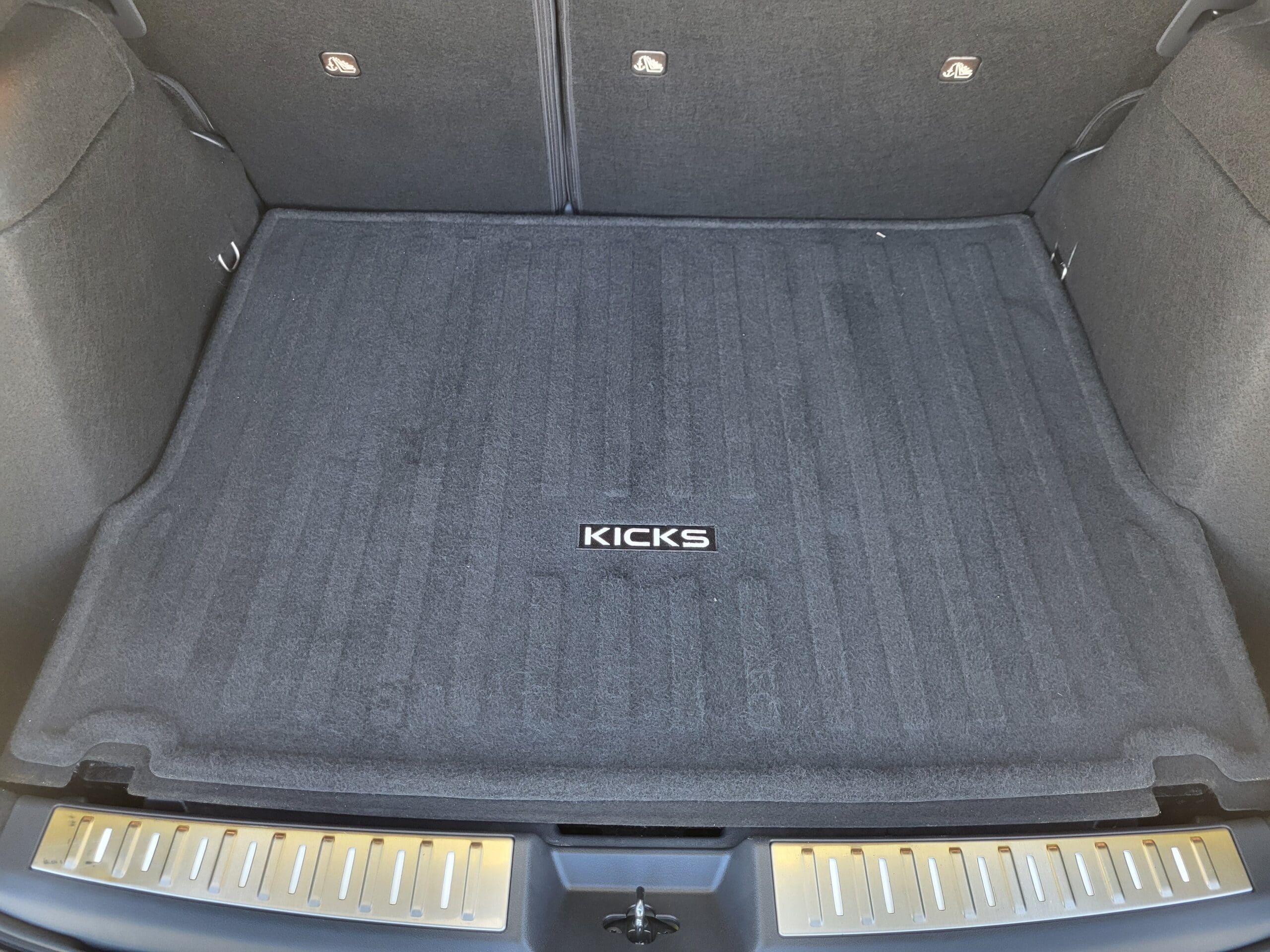 2025 Nissan Kicks - Image 12