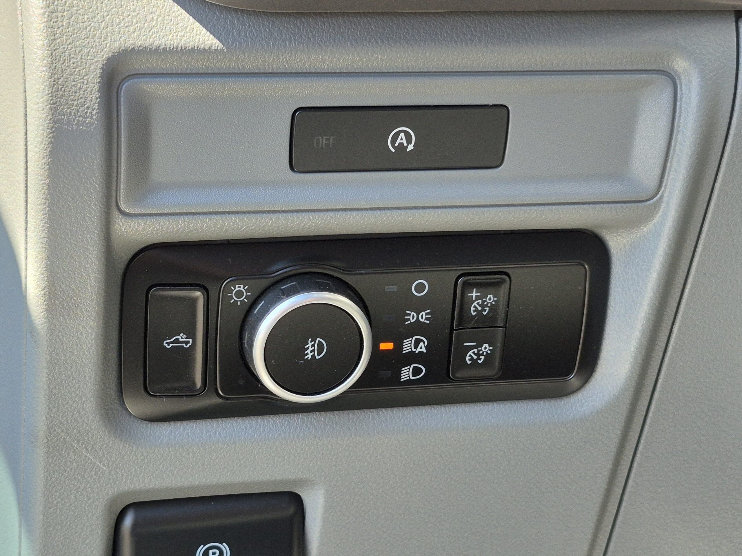 2025 Ford F-150 - Image 9