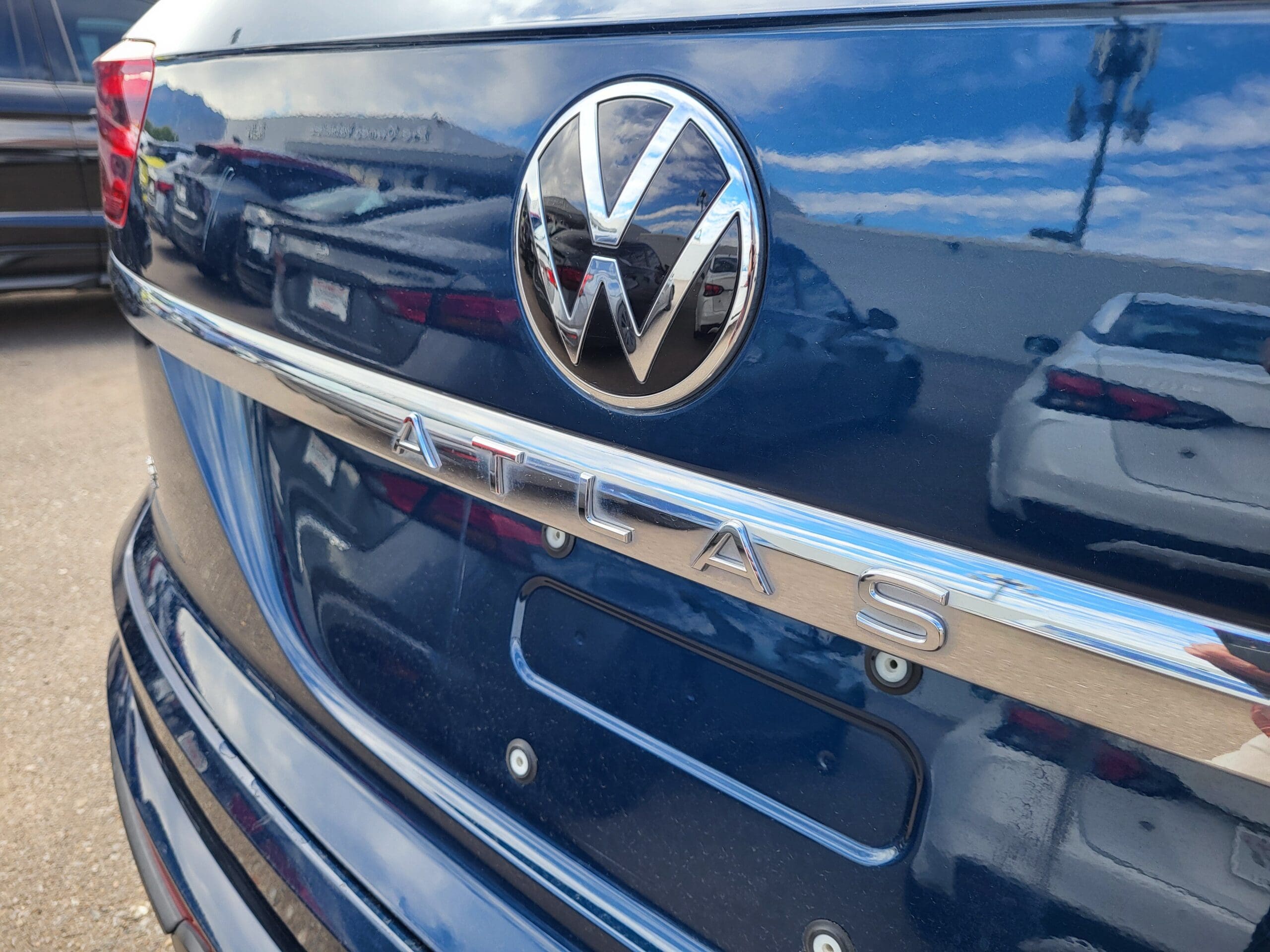 2022 Volkswagen Atlas Cross Sport - Image 10