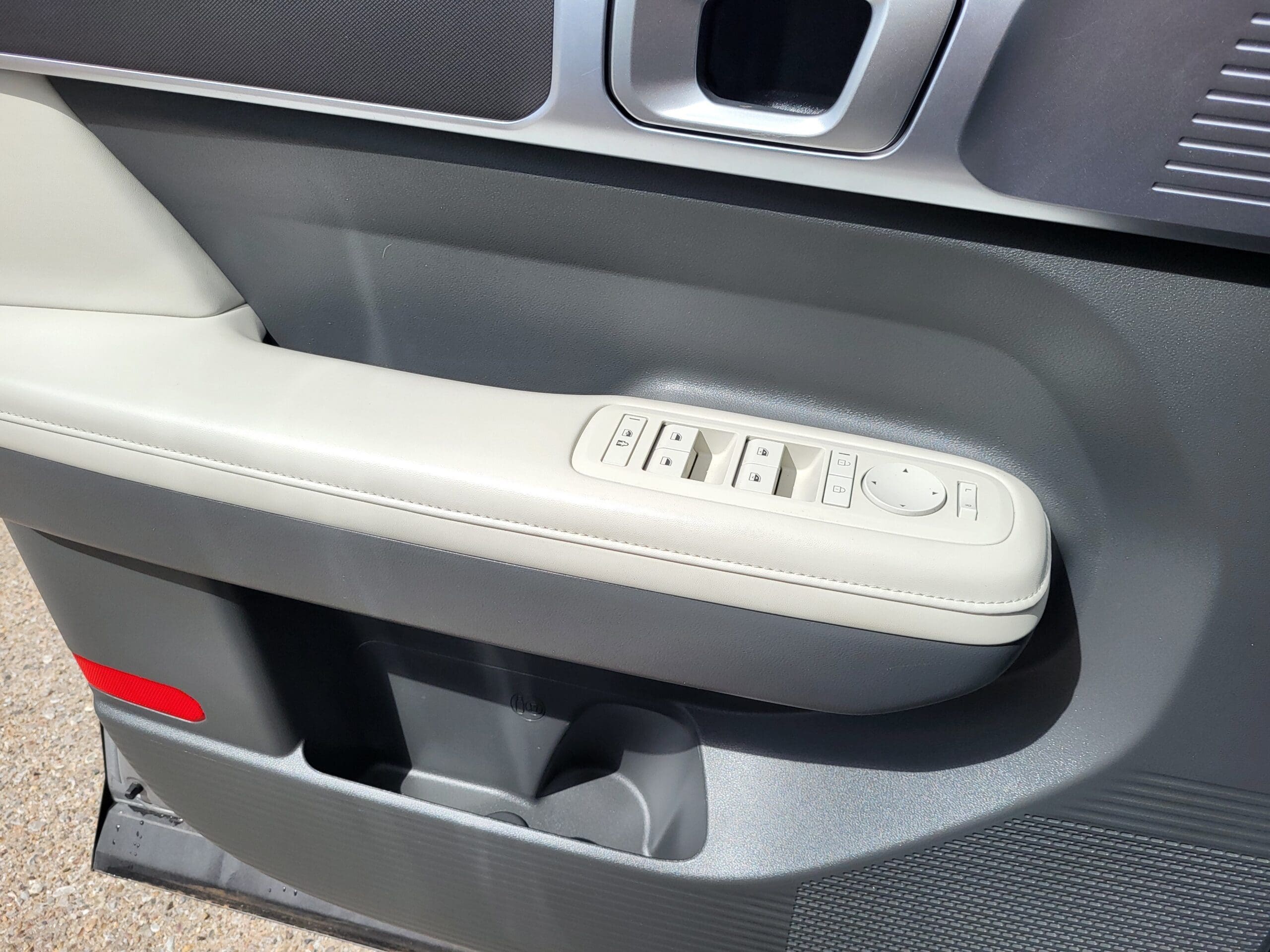 2025 Hyundai Santa Fe - Image 22