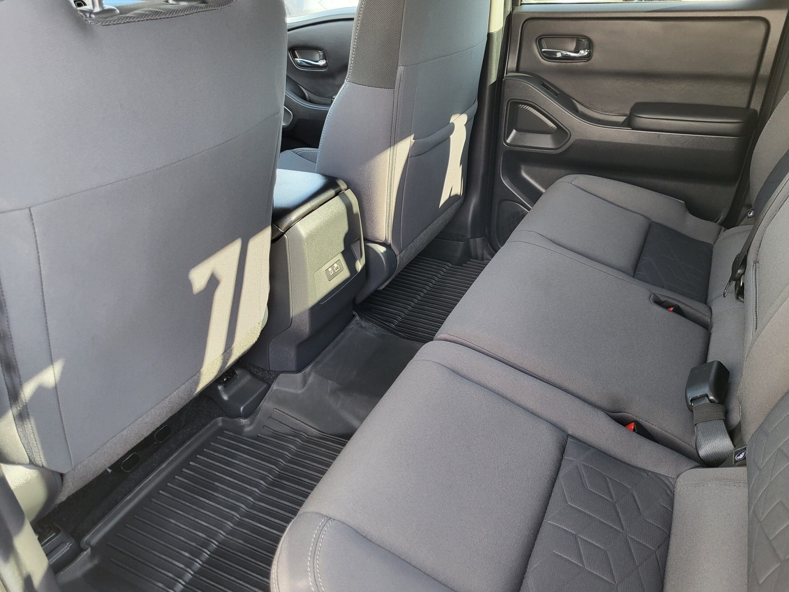 2026 Nissan Frontier - Image 25