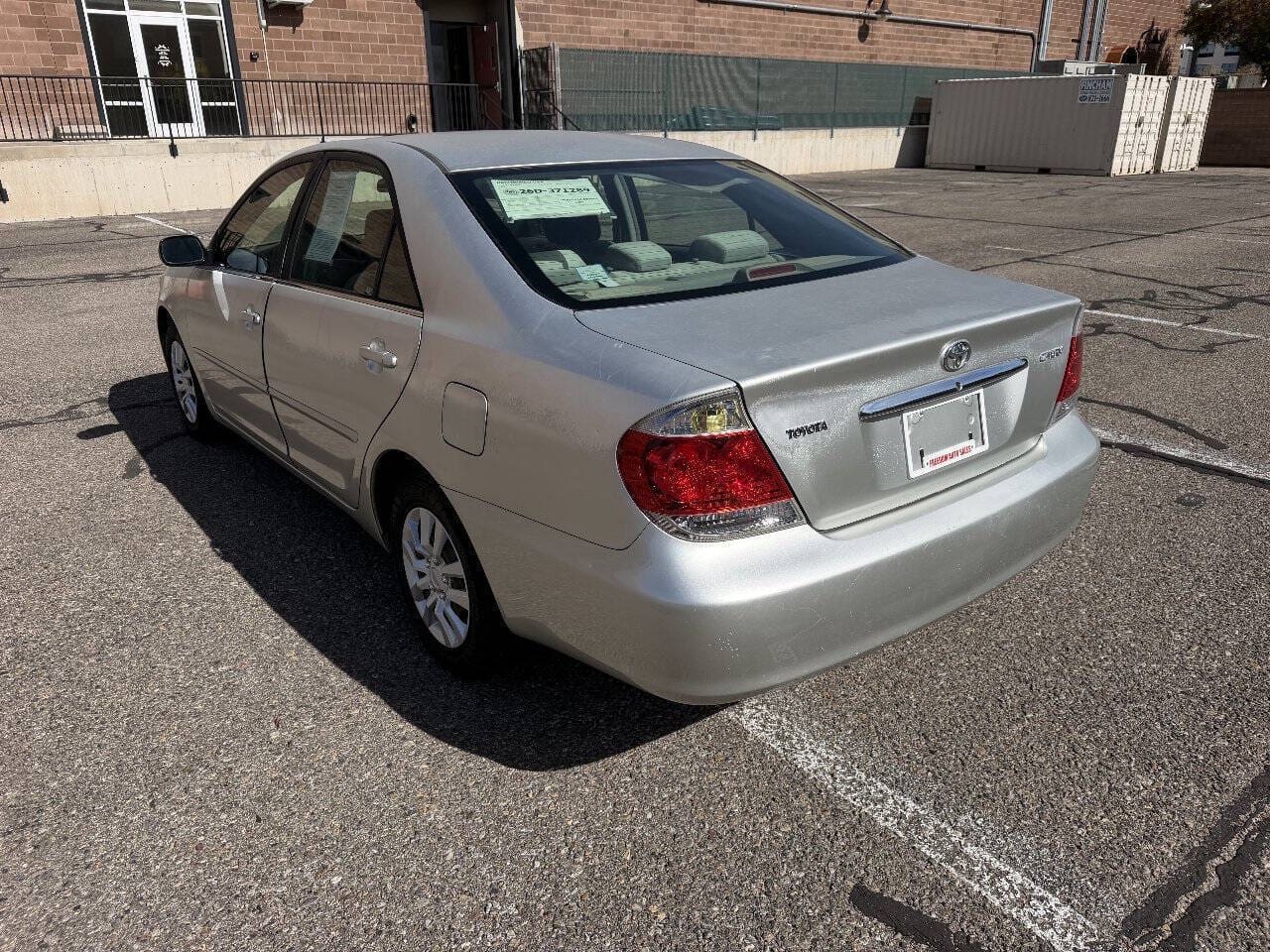 2005 Toyota Camry - Image 9
