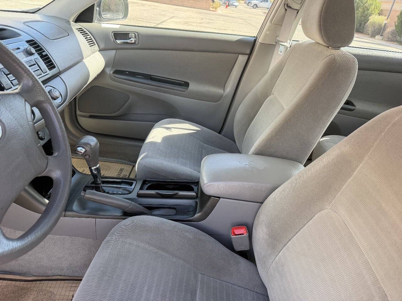2005 Toyota Camry - Image 10