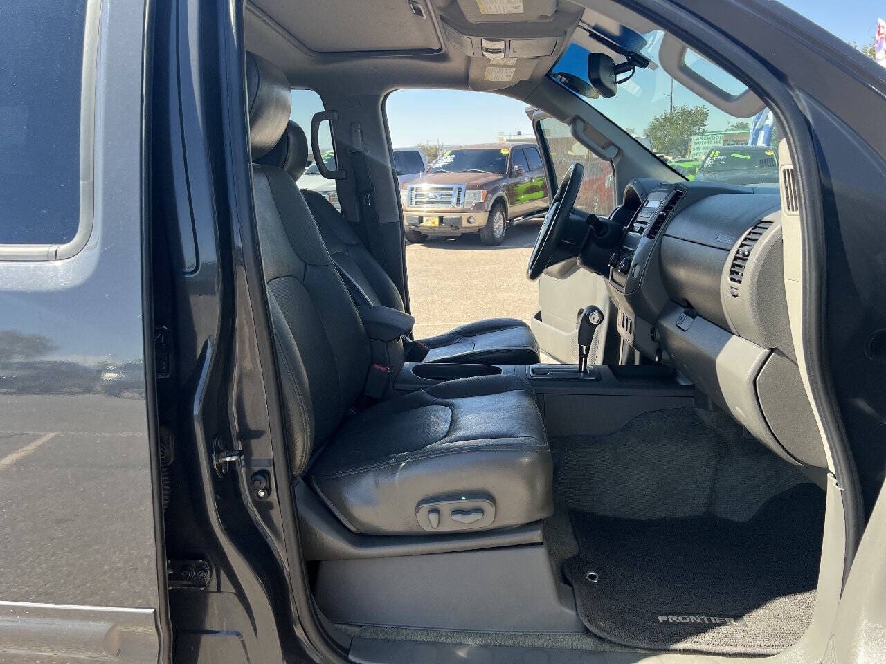 2012 Nissan Frontier - Image 11