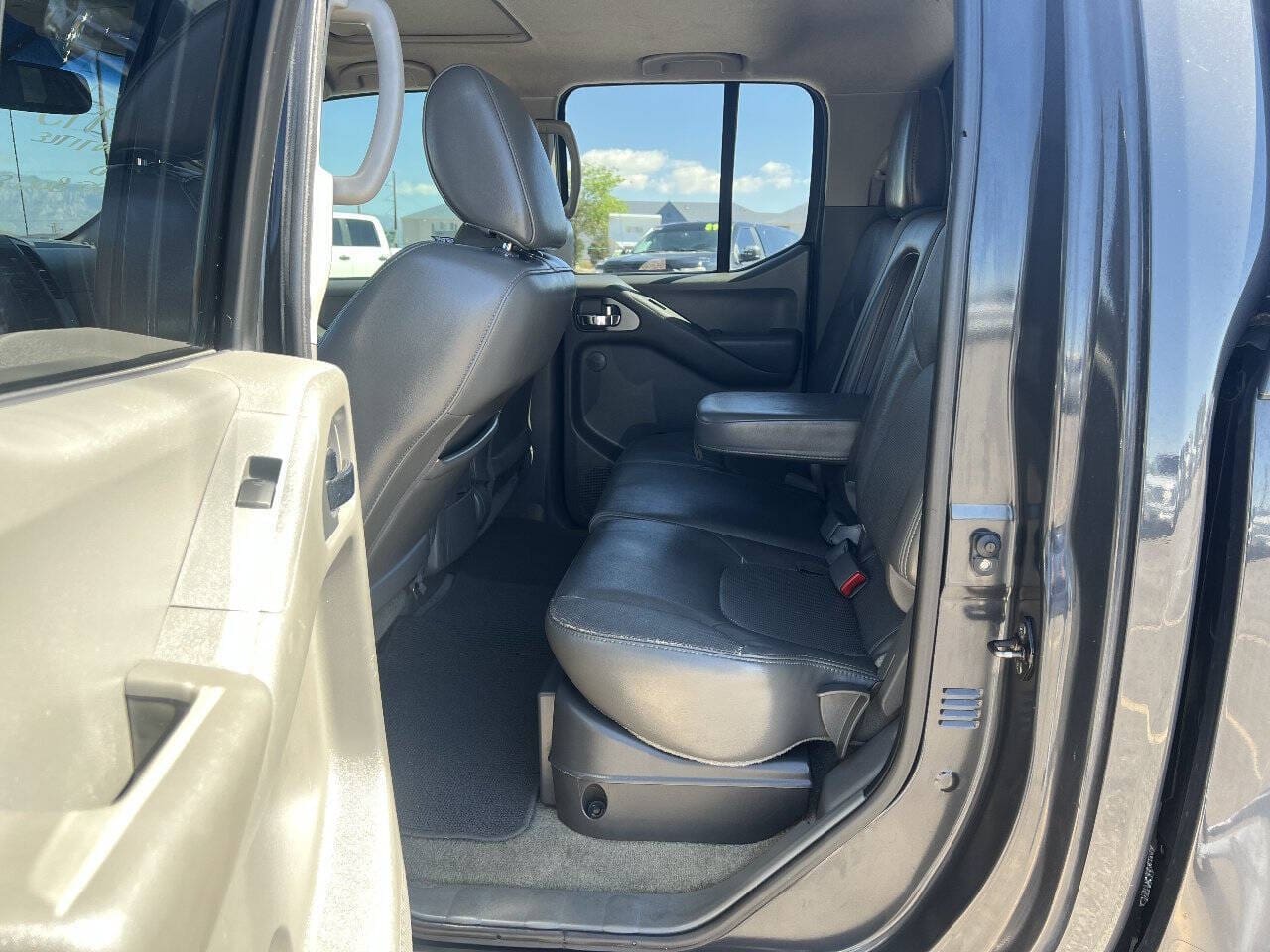 2012 Nissan Frontier - Image 8