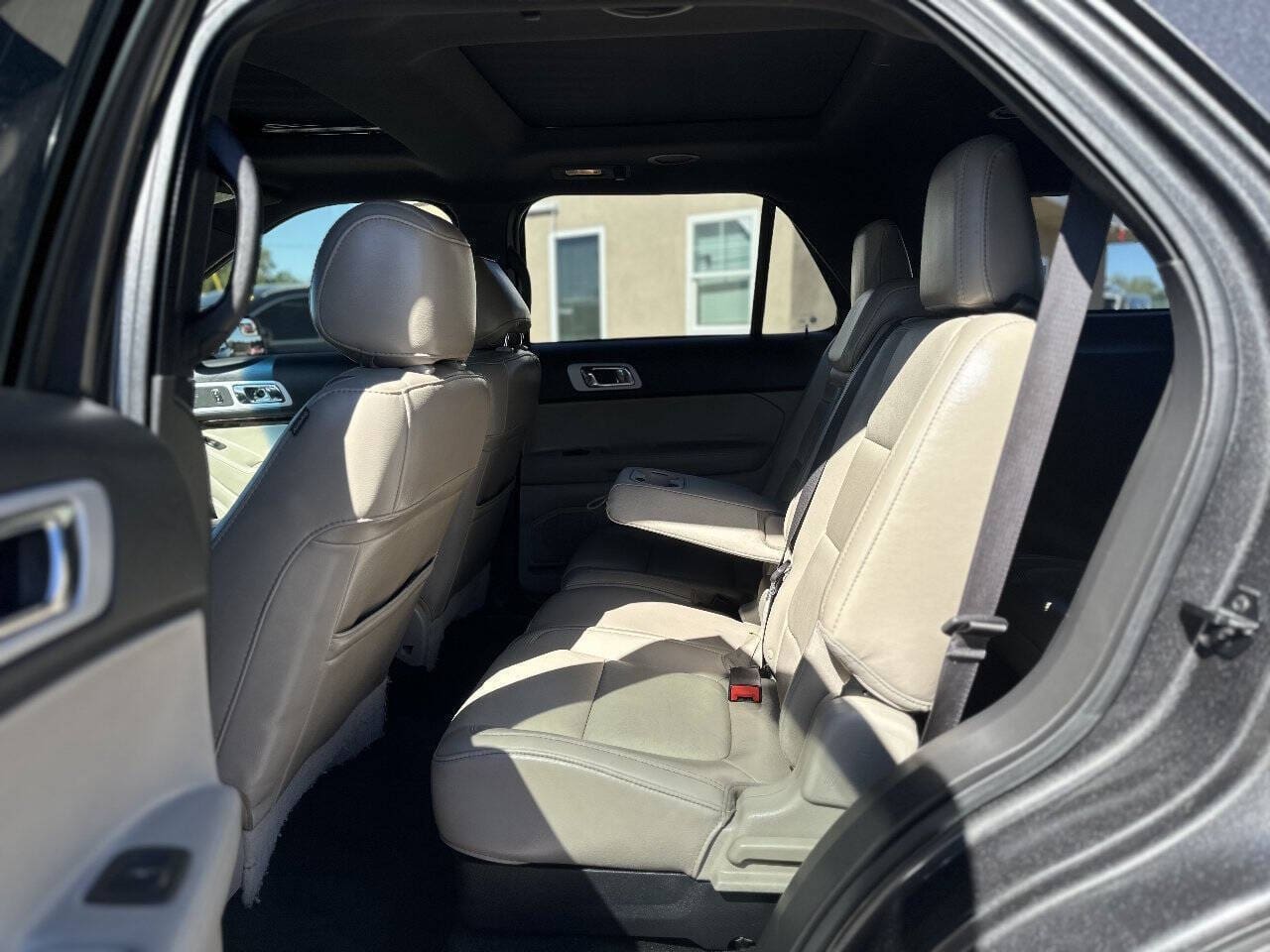 2015 Ford Explorer - Image 8