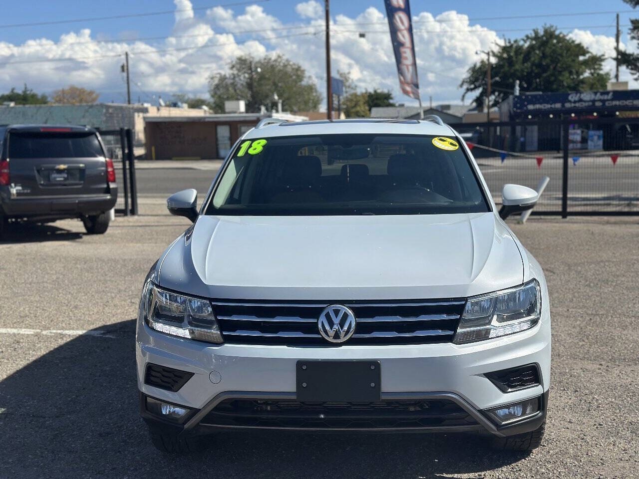2018 Volkswagen Tiguan - Image 3