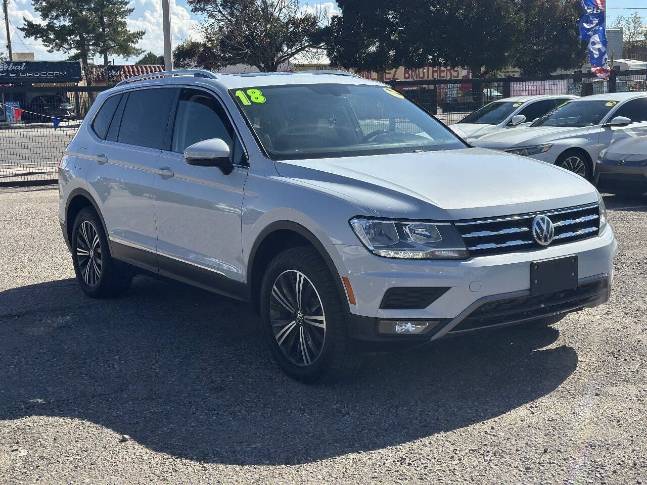 2018 Volkswagen Tiguan - Image 4