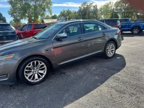 2019 Ford Taurus