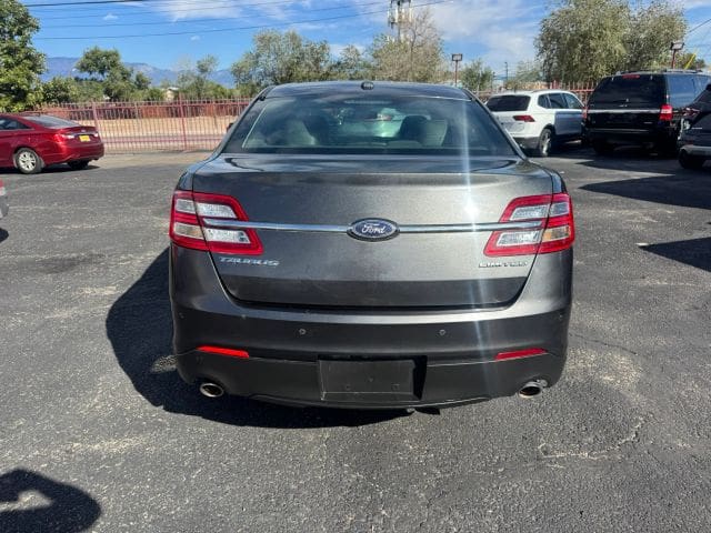 2019 Ford Taurus - Image 4