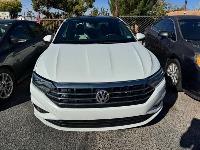 2019 Volkswagen Jetta - Image 2