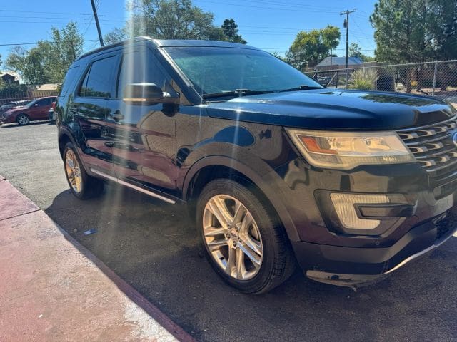 2016 Ford Explorer - Image 2