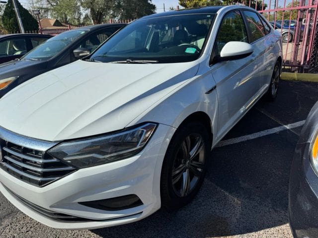 2019 Volkswagen Jetta - Image 3