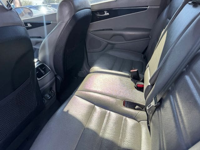 2016 Kia Sorento - Image 5