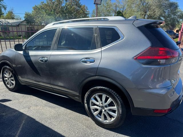 2020 Nissan Rogue - Image 2