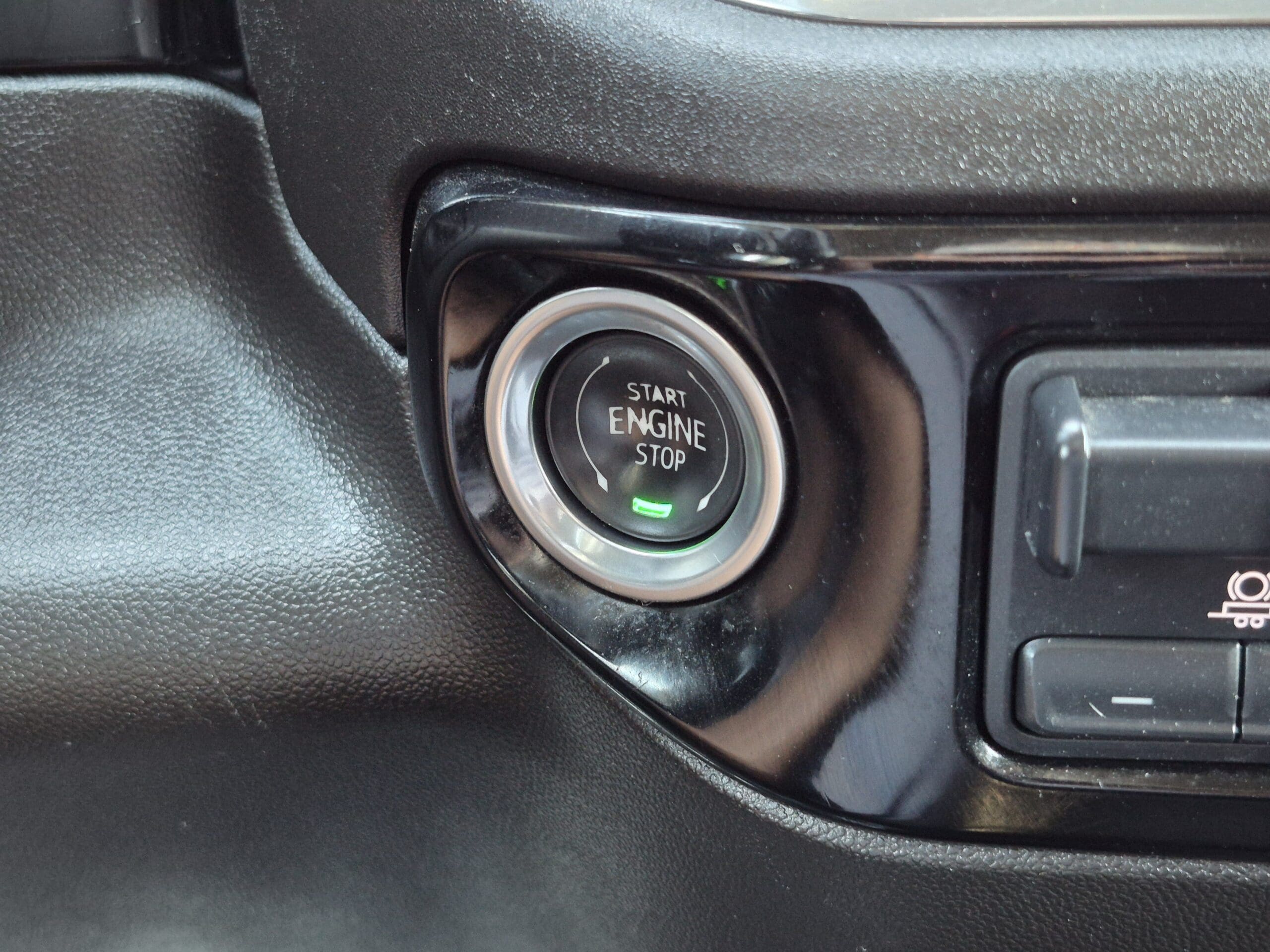 2025 Chevrolet Silverado 1500 - Image 18