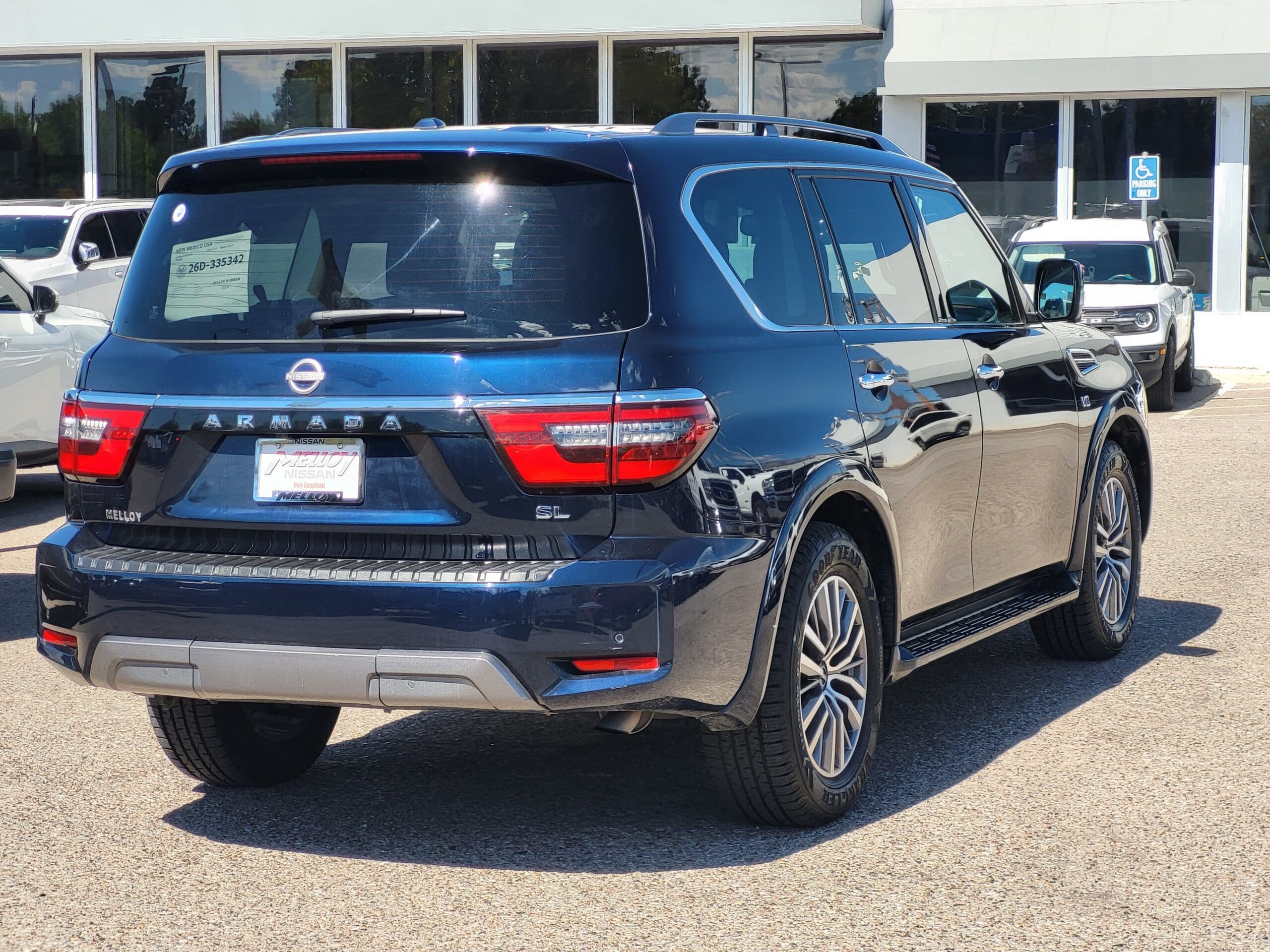 2022 Nissan Armada - Image 4