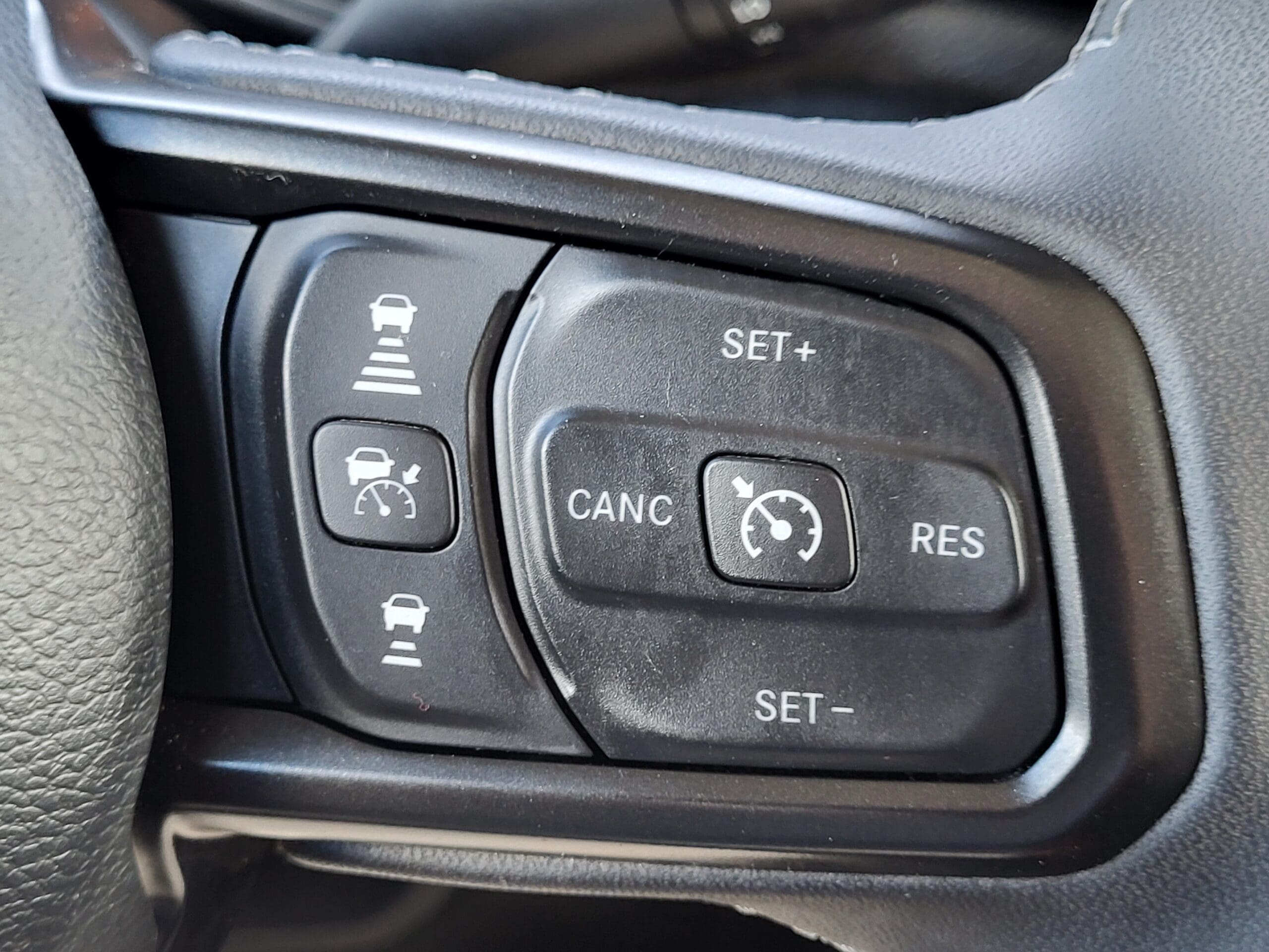 2026 Jeep Gladiator - Image 30