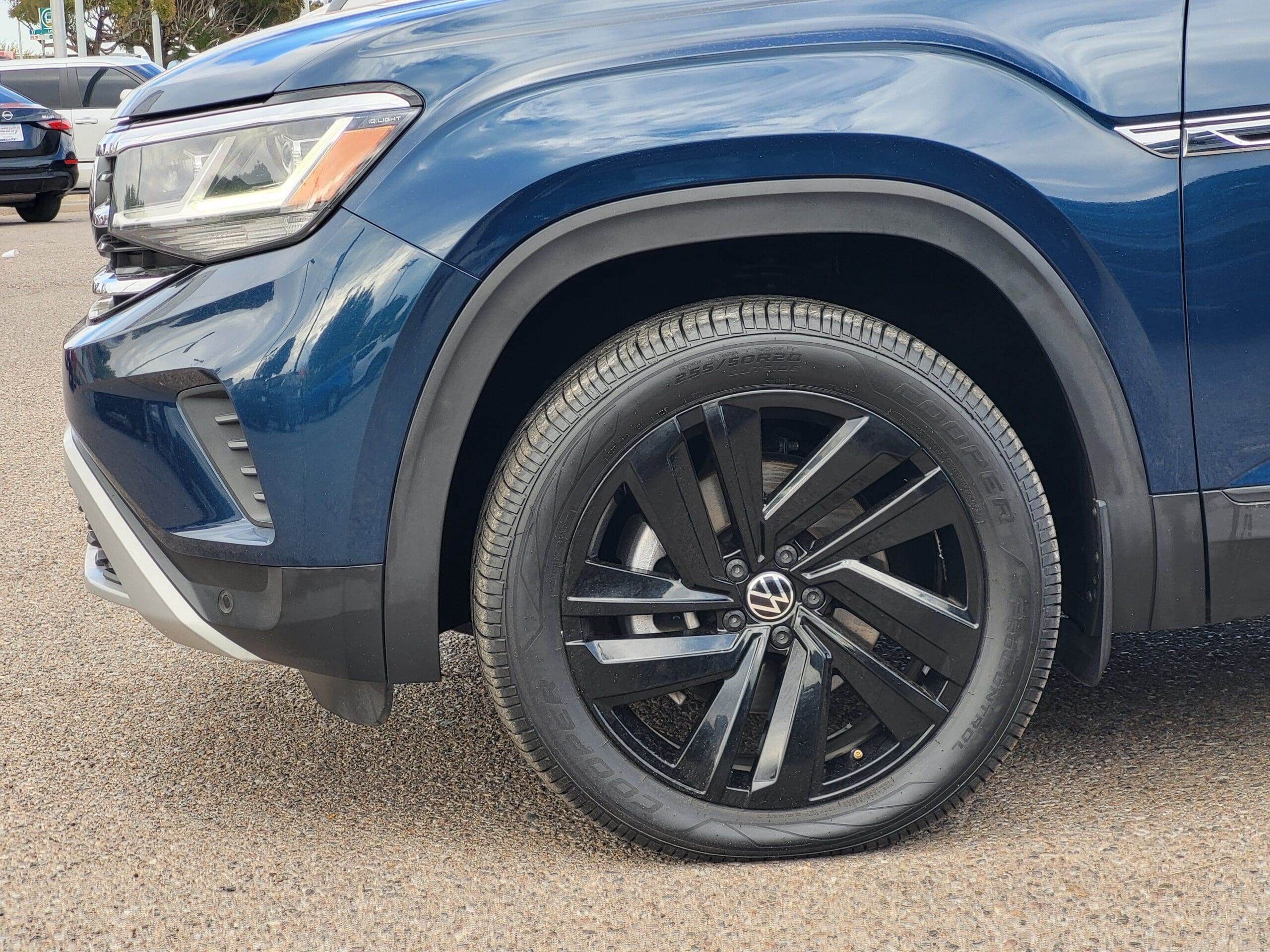 2022 Volkswagen Atlas Cross Sport - Image 9