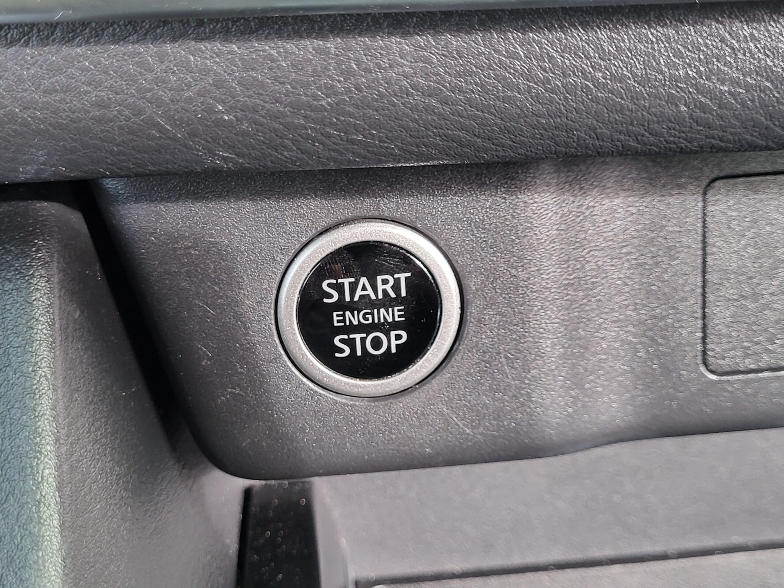 2022 Nissan Rogue - Image 21