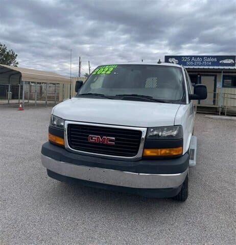2022 GMC Savana - Image 3