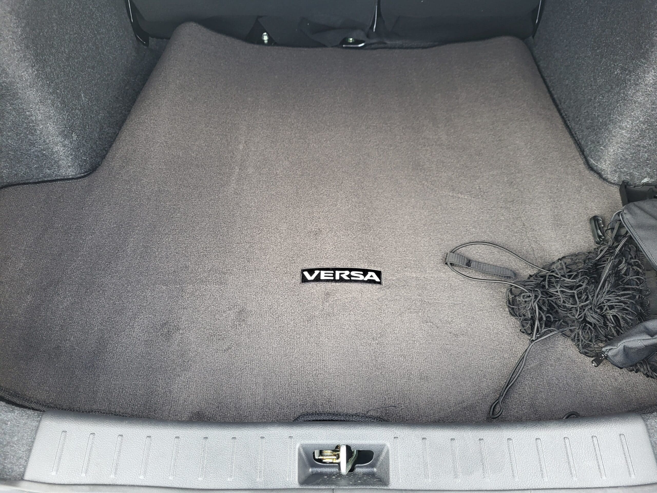 2025 Nissan Versa - Image 9