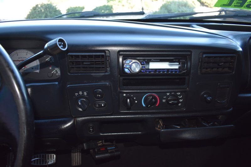 2004 Ford F-350 - Image 11