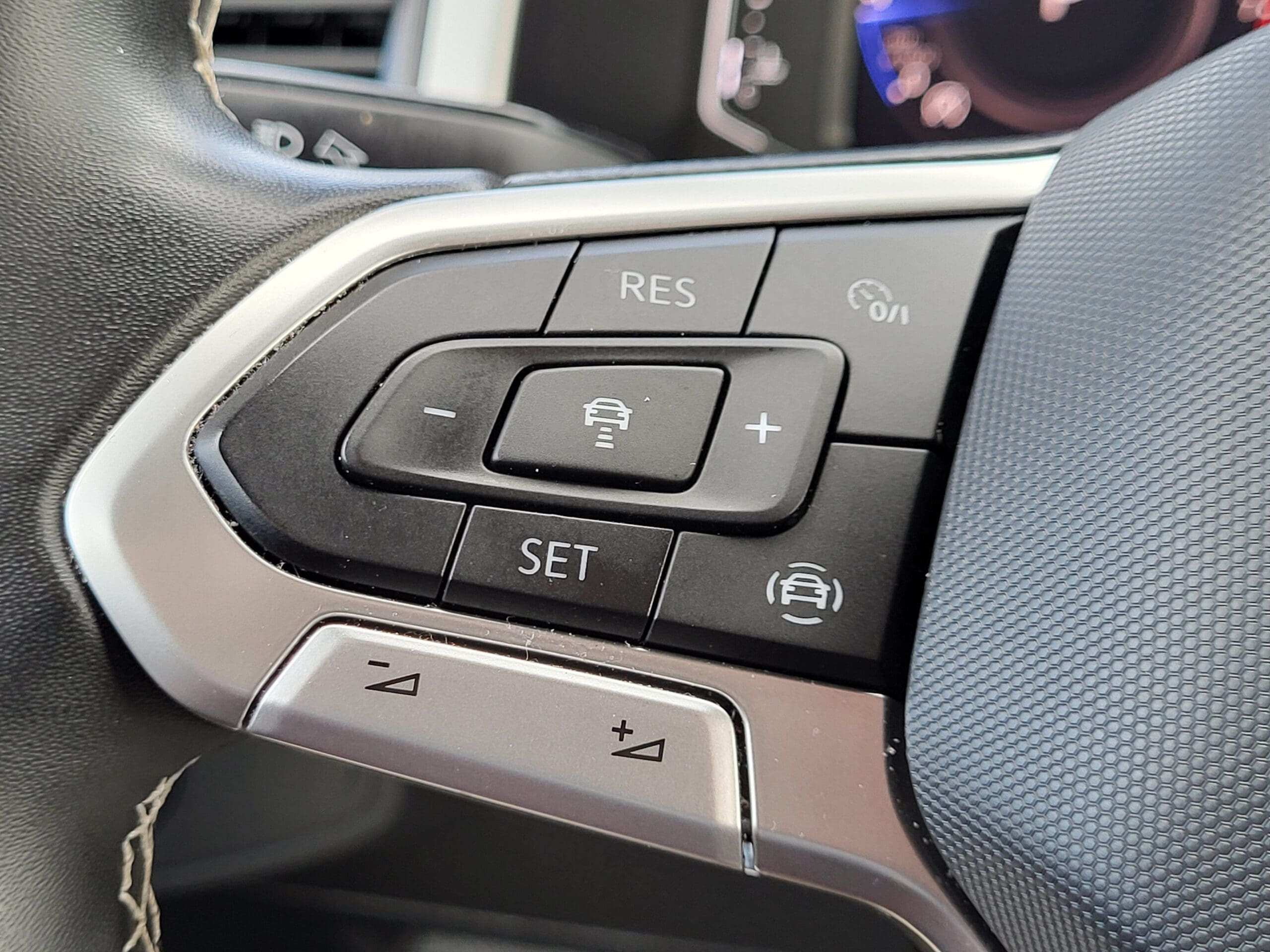 2022 Volkswagen Atlas Cross Sport - Image 30