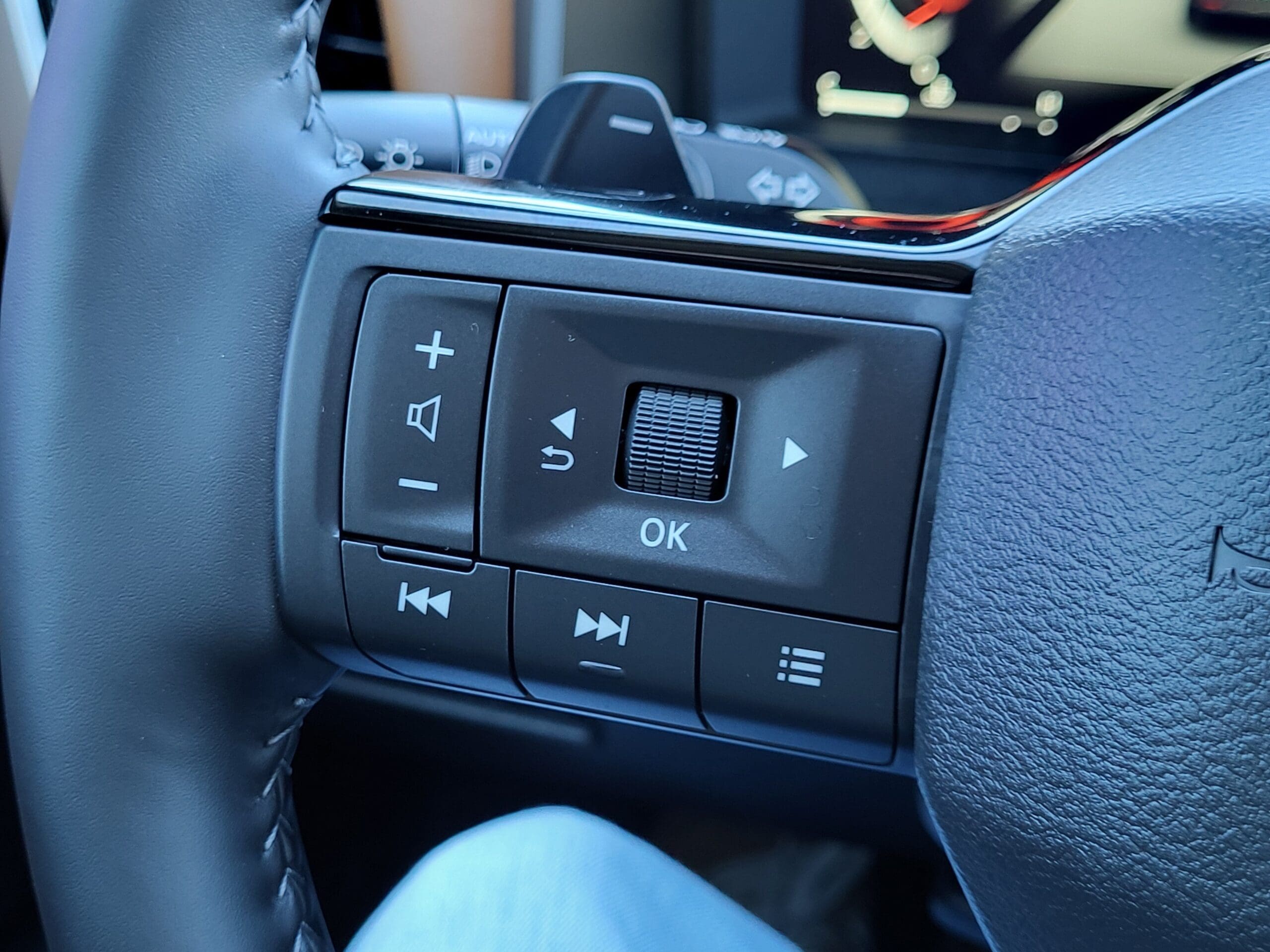 2026 Nissan Rogue - Image 31