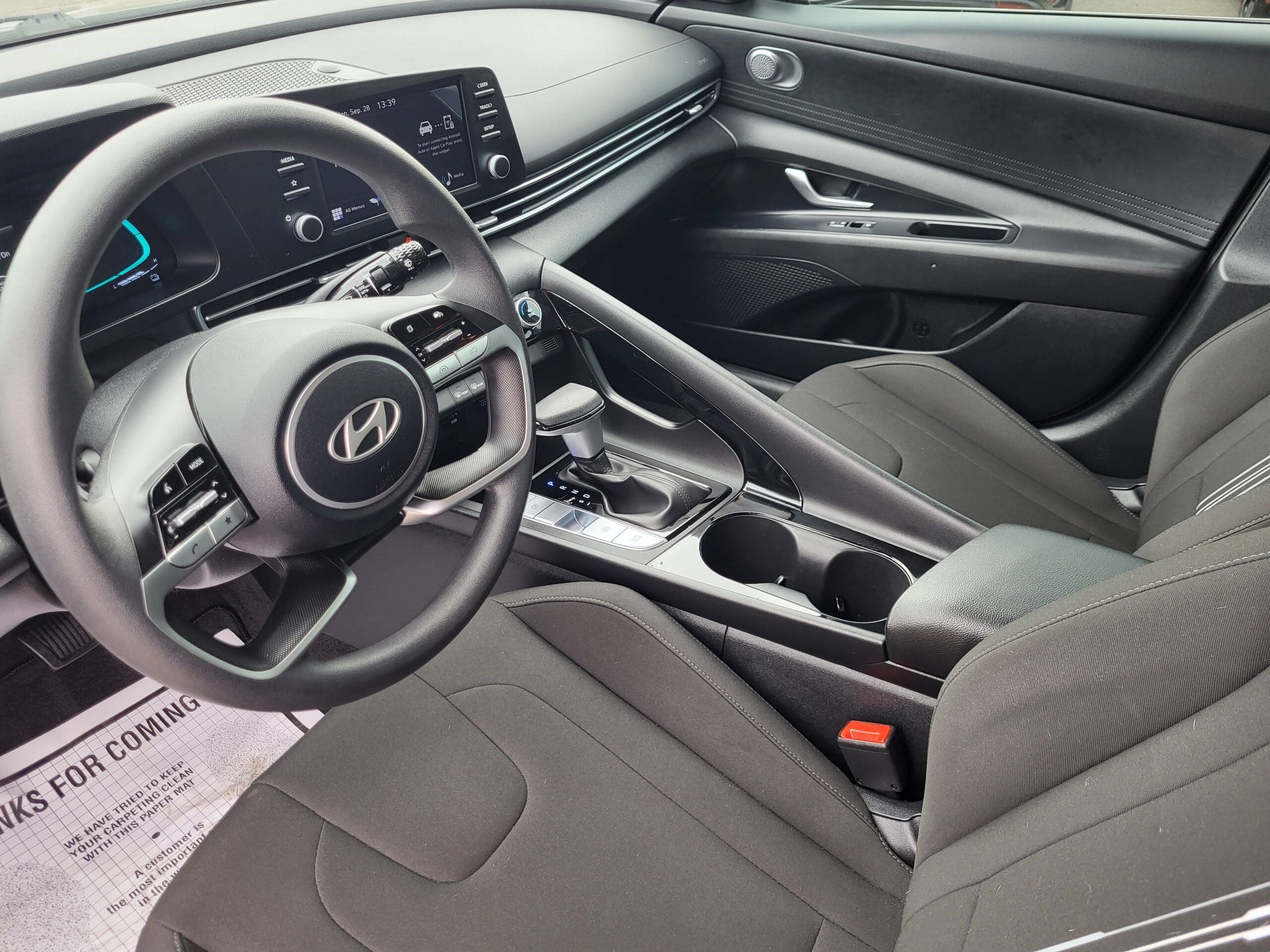 2025 Hyundai Elantra Hybrid - Image 13