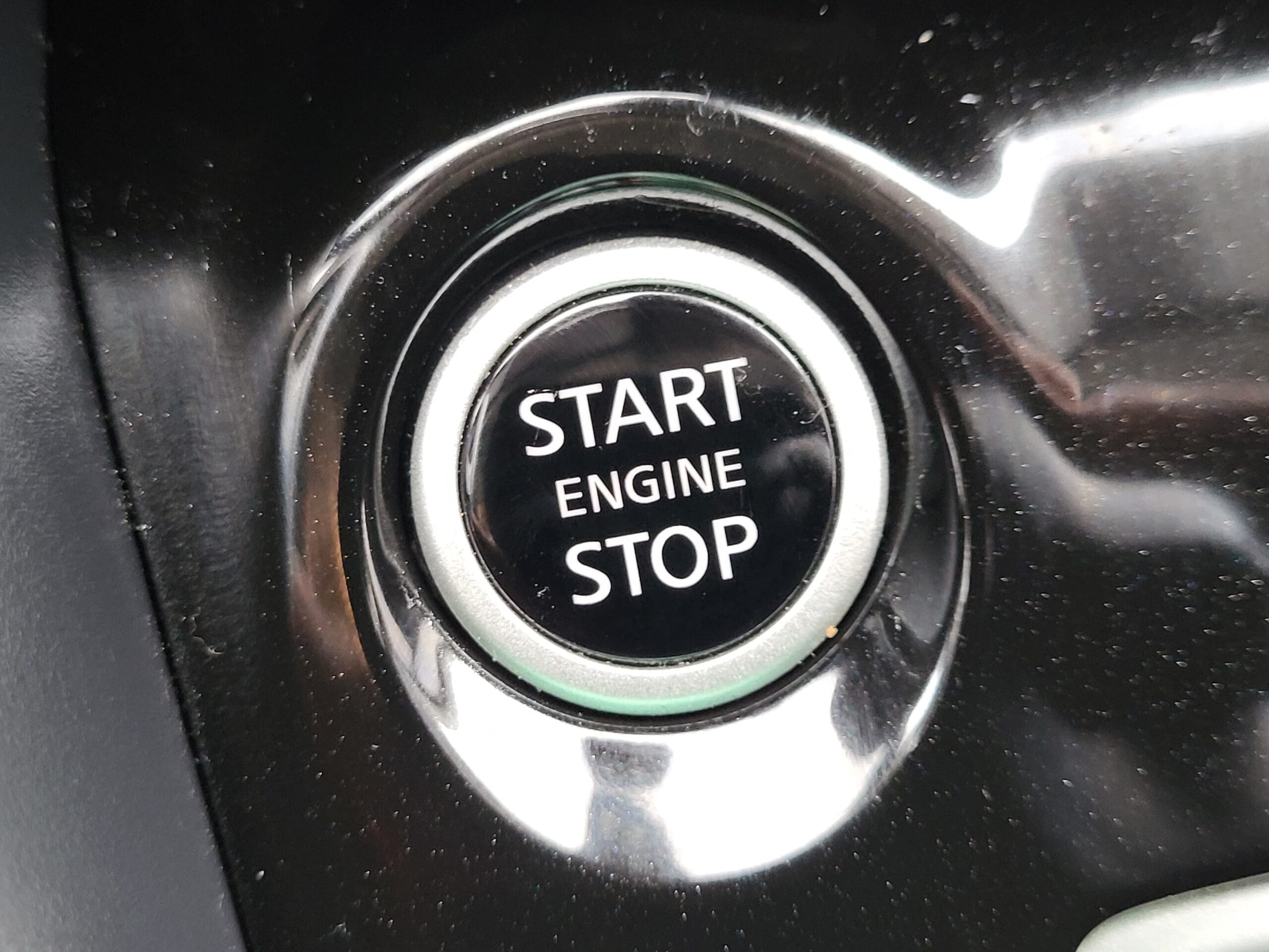 2025 Nissan Versa - Image 20