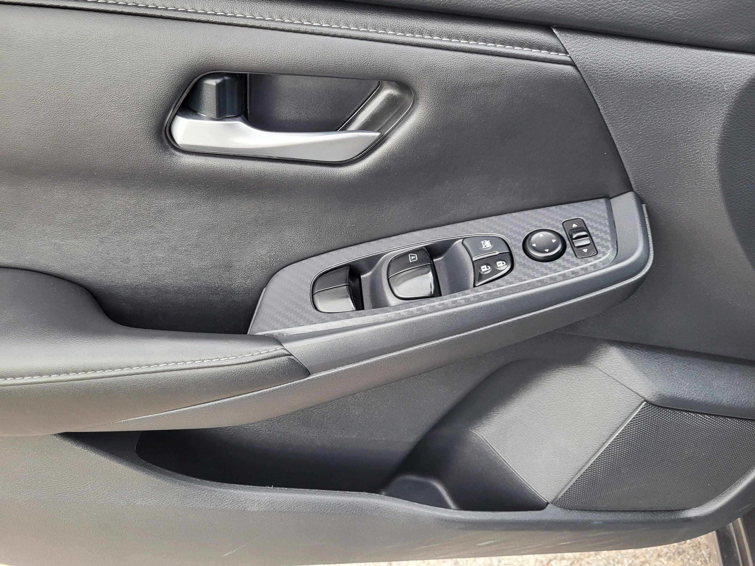 2025 Nissan Sentra - Image 24