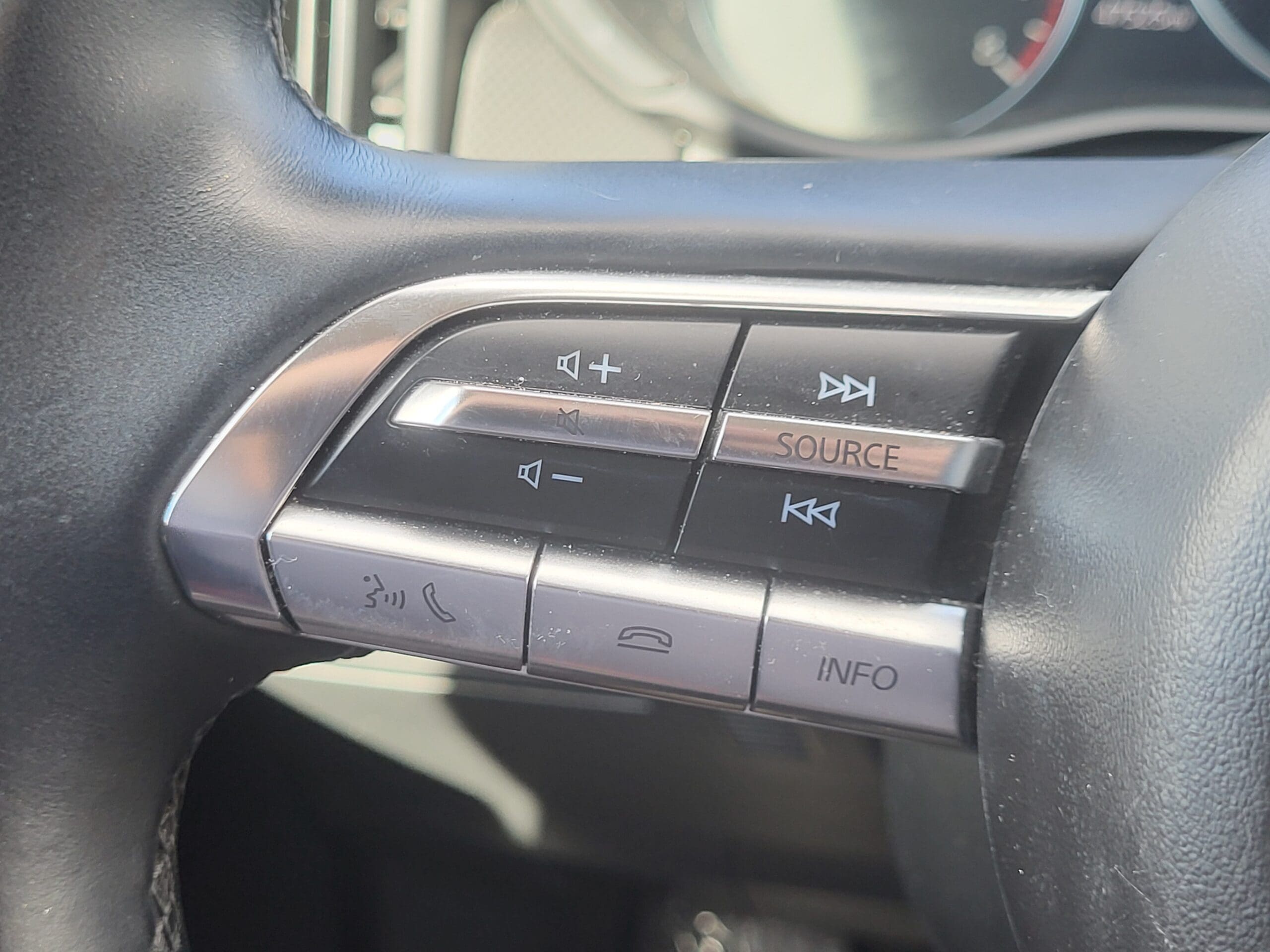 2025 Mazda CX-50 - Image 29