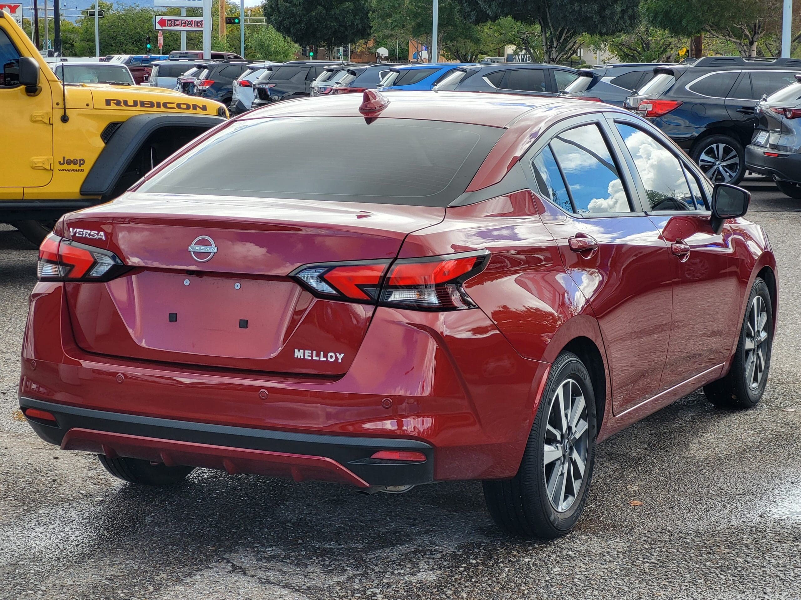 2025 Nissan Versa - Image 4