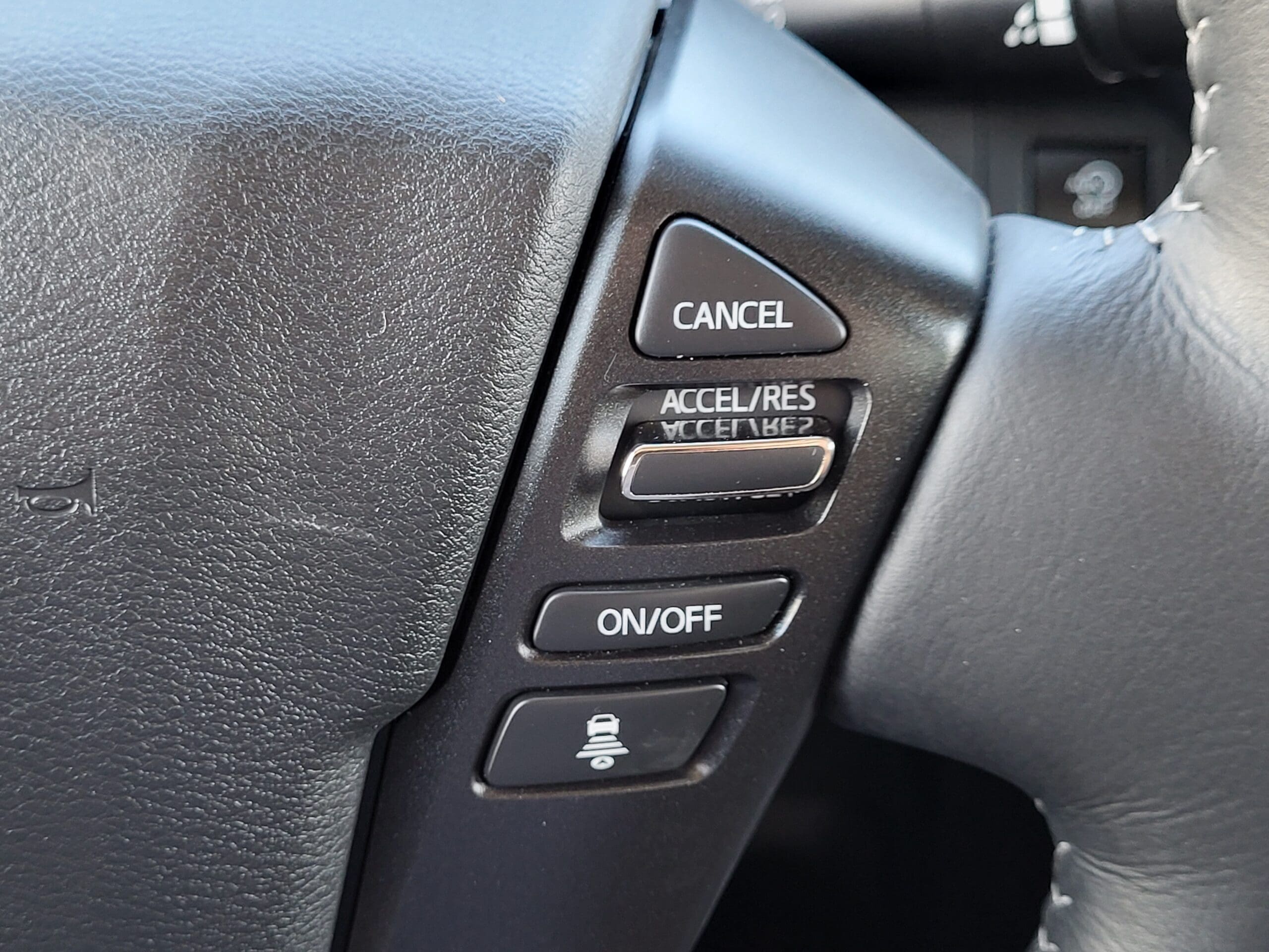 2026 Nissan Frontier - Image 31