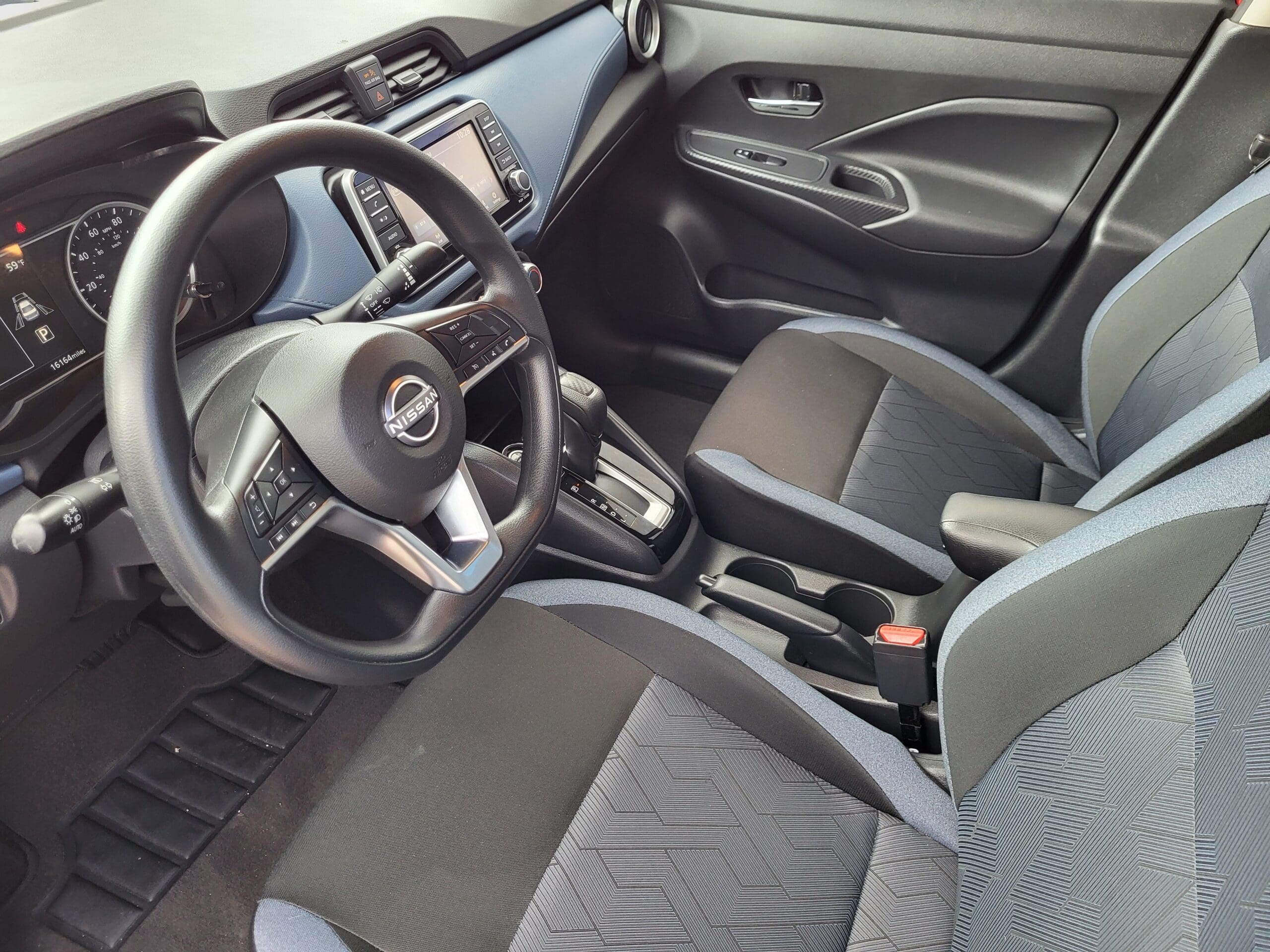 2025 Nissan Versa - Image 12