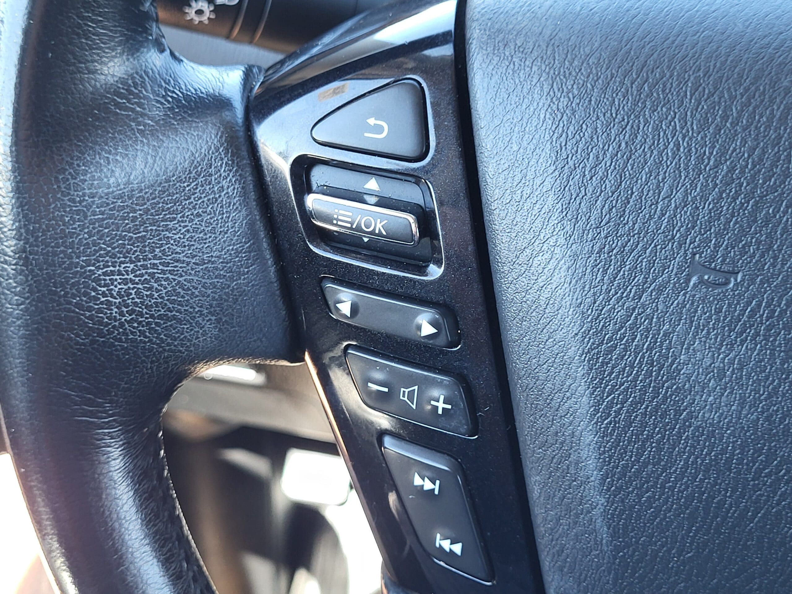 2022 Nissan Armada - Image 27
