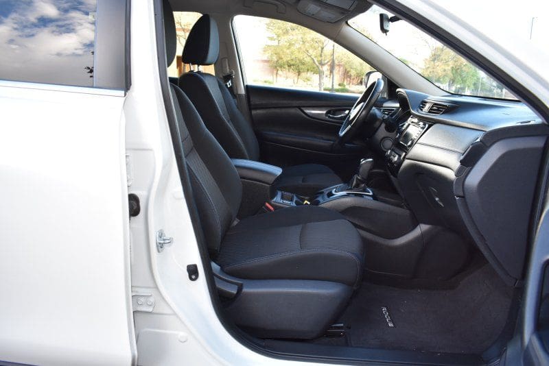 2018 Nissan Rogue - Image 9
