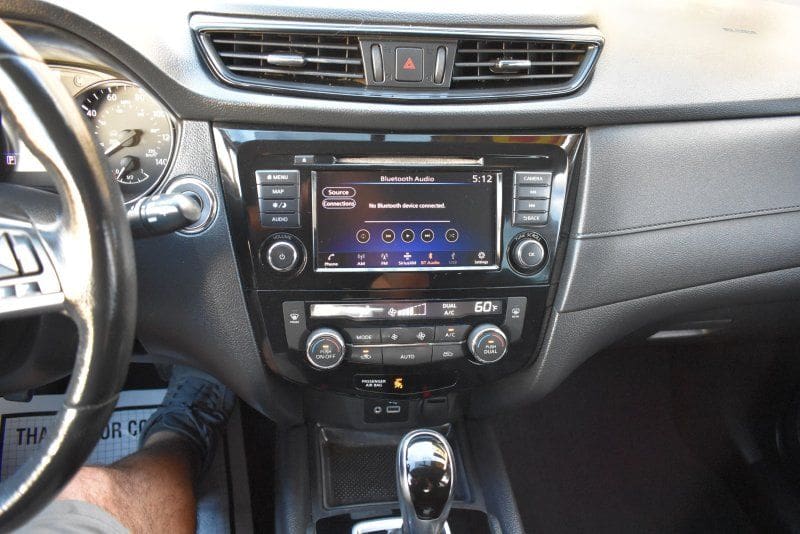 2018 Nissan Rogue - Image 12