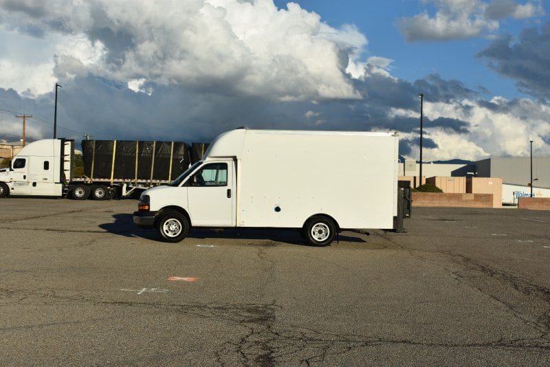 2020 Chevrolet Express Cutaway - Image 4