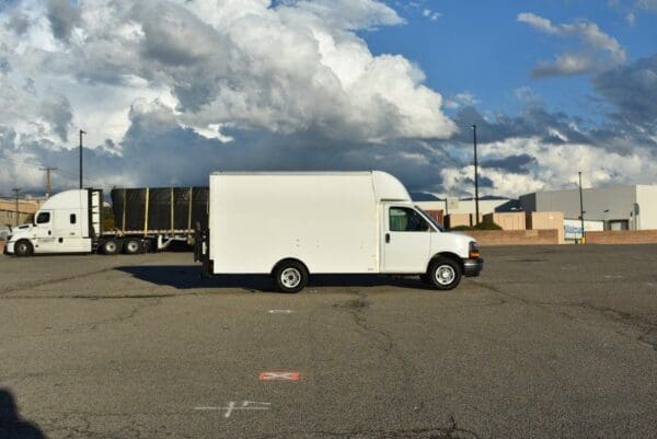 2020 Chevrolet Express Cutaway