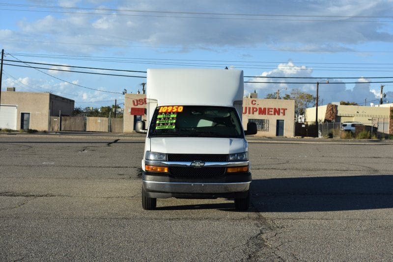 2020 Chevrolet Express Cutaway - Image 5