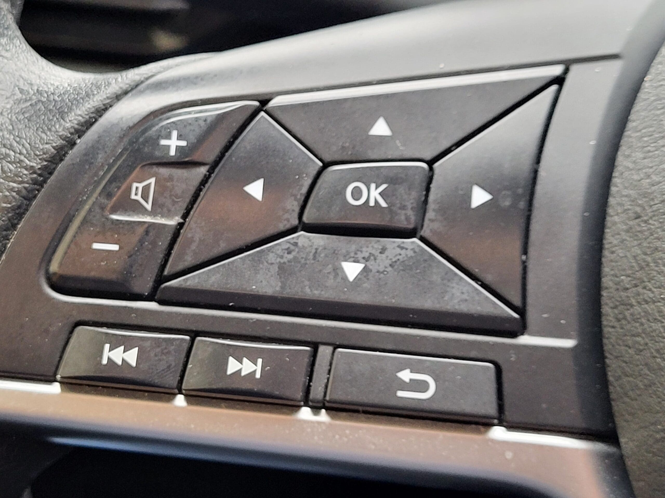 2025 Nissan Sentra - Image 29
