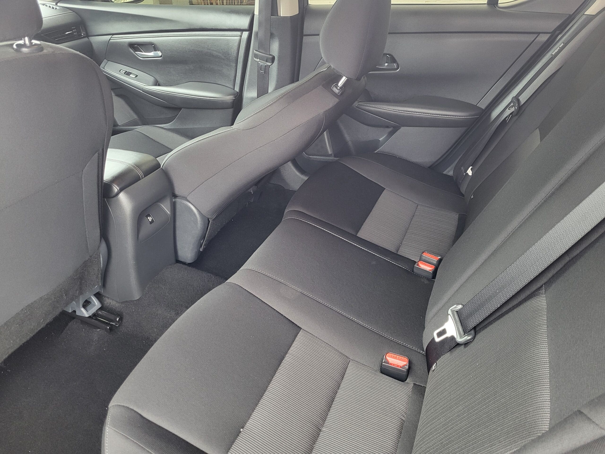 2025 Nissan Sentra - Image 25