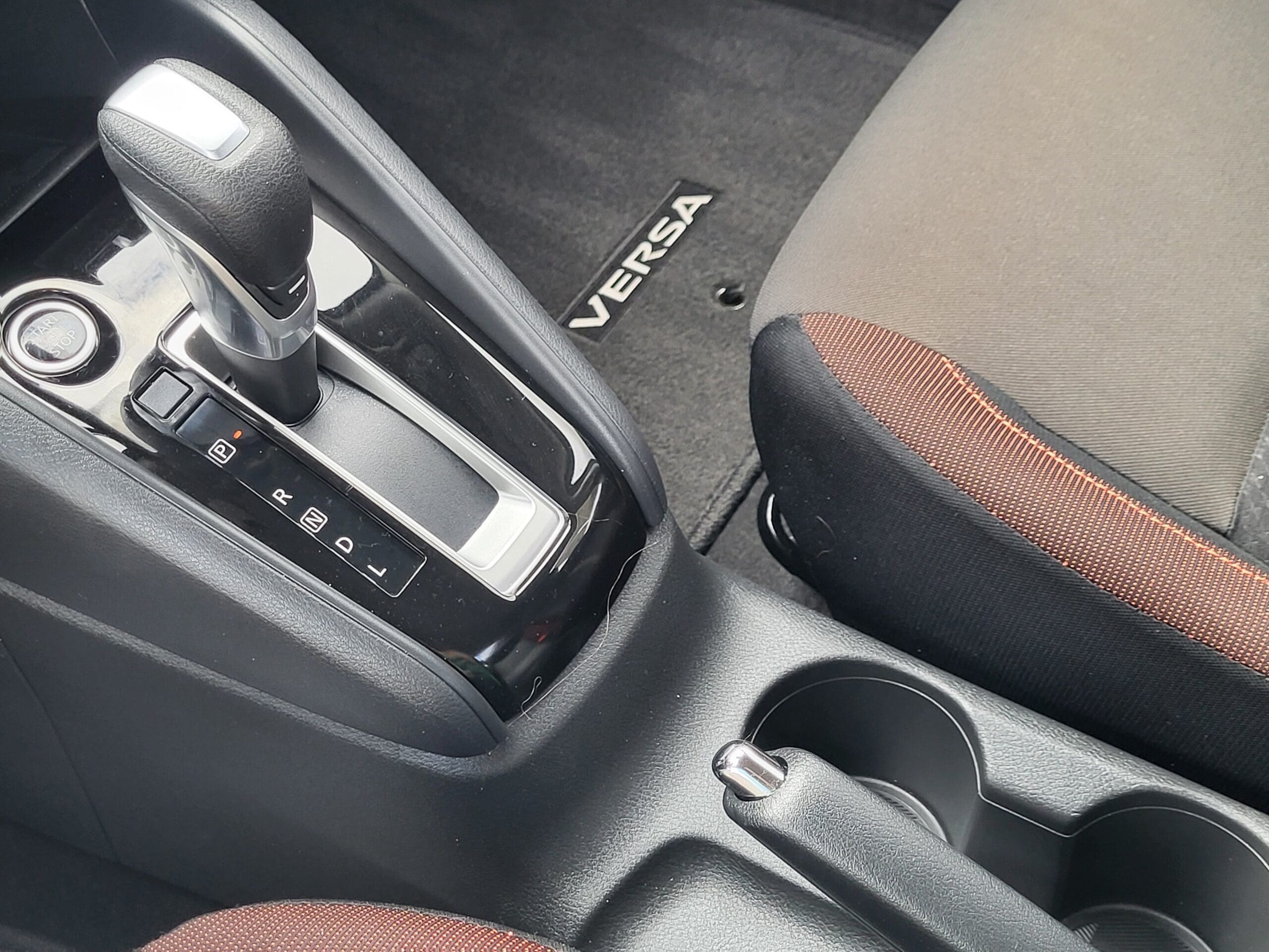 2025 Nissan Versa - Image 18