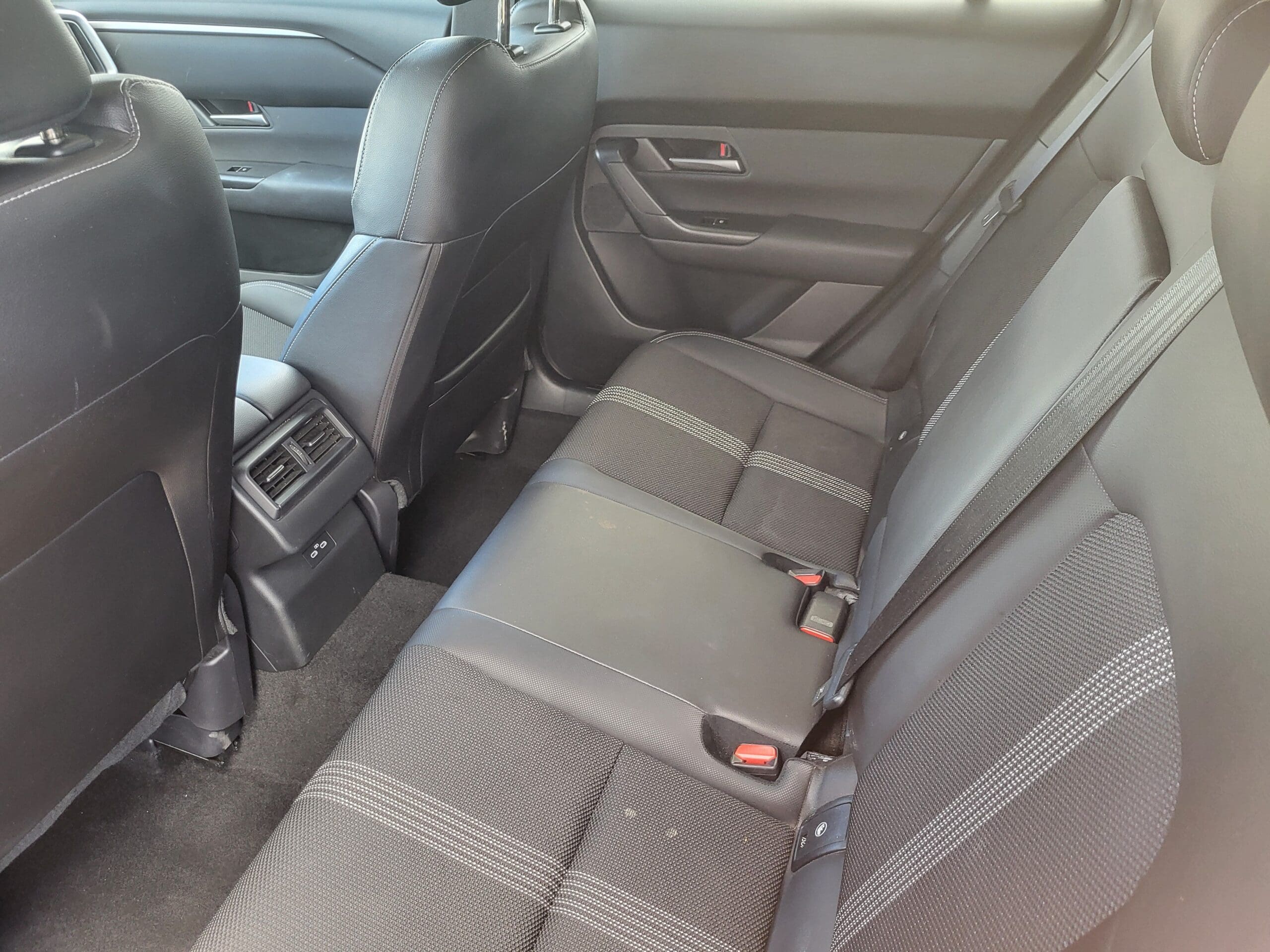 2025 Mazda CX-50 - Image 25